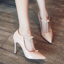 画像をギャラリービューアに読み込む, Women&#39;s Pointed T Strap Patent Heel Pumps AL20